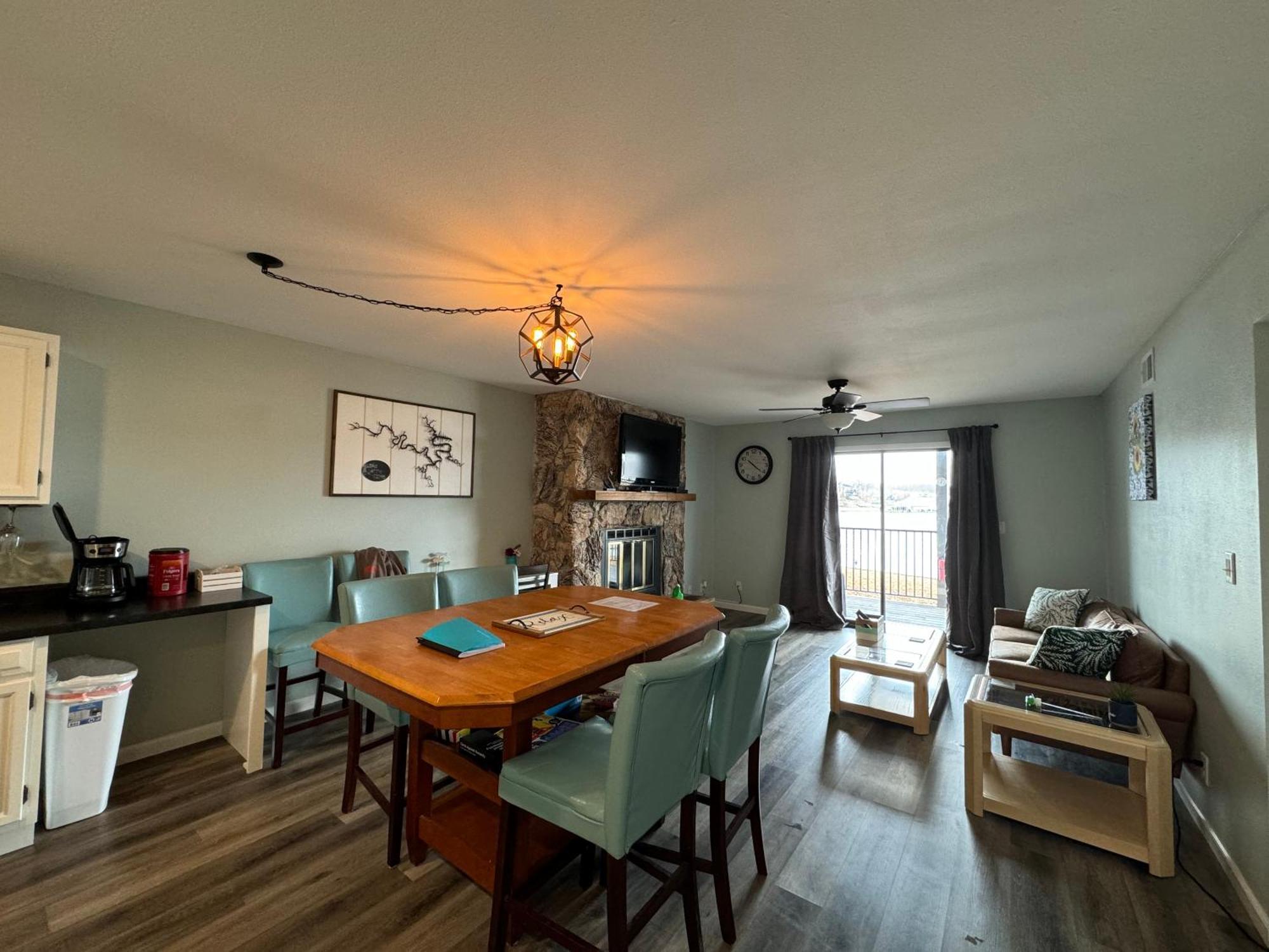 Lakefront Condo With A View Osage Beach Exterior photo
